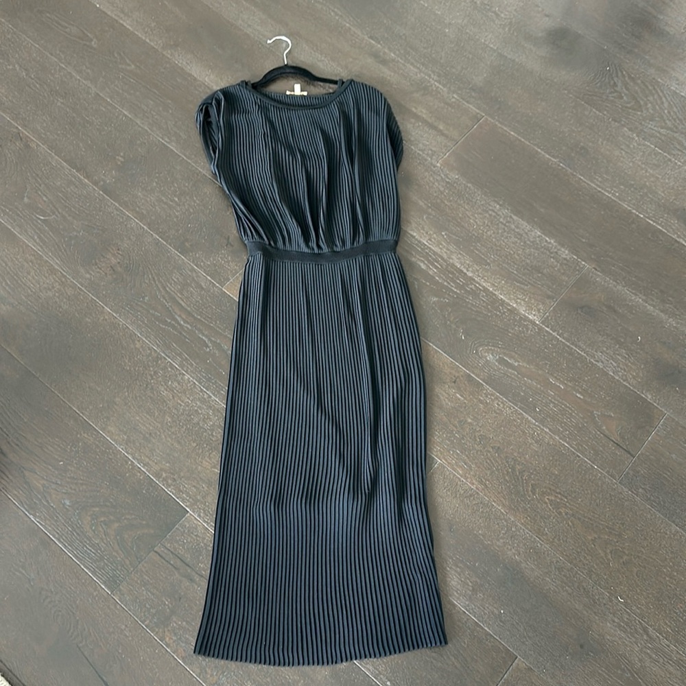 Bordeaux size S black dress